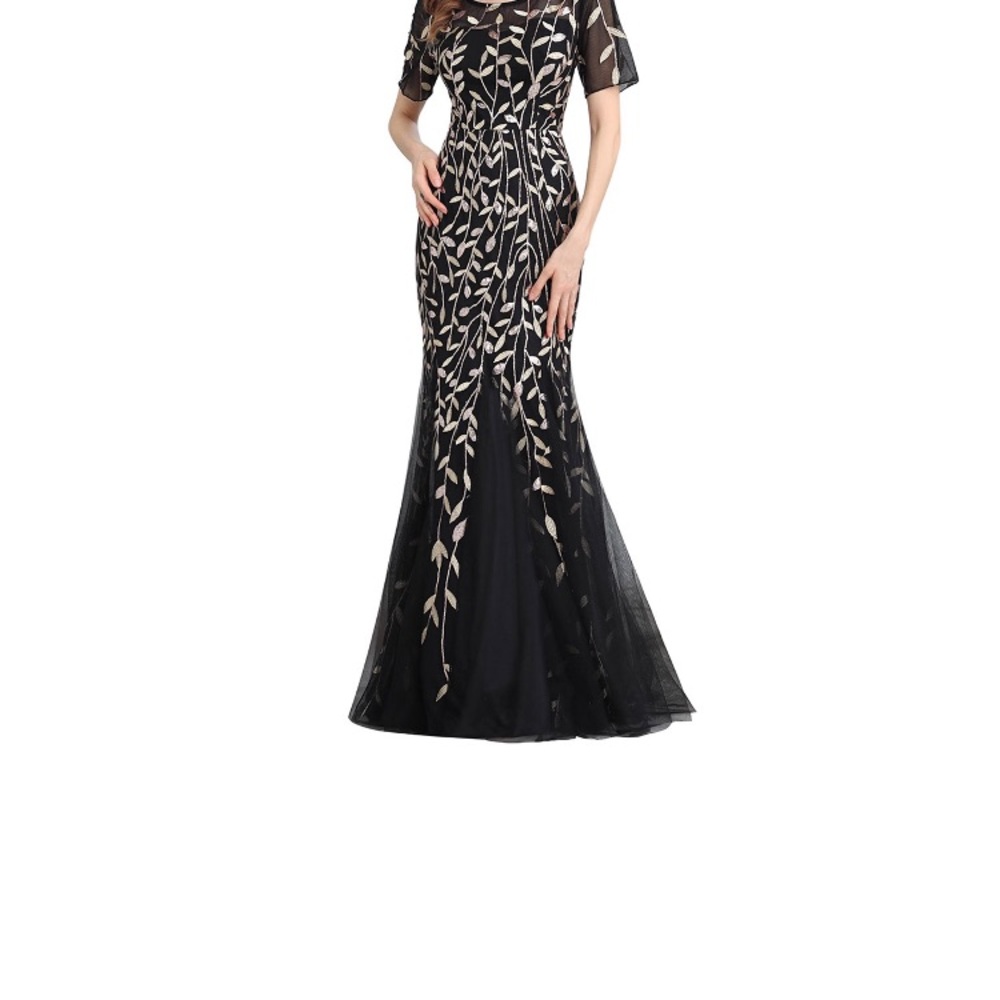 **SOLD**Ladies Evening Gown, Size 4 Black with Gold. Beautiful dress worn 1 time